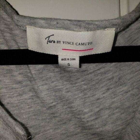 Vince Camuto Split Neck Shirttail Hem Tunic - Picture 2 of 6